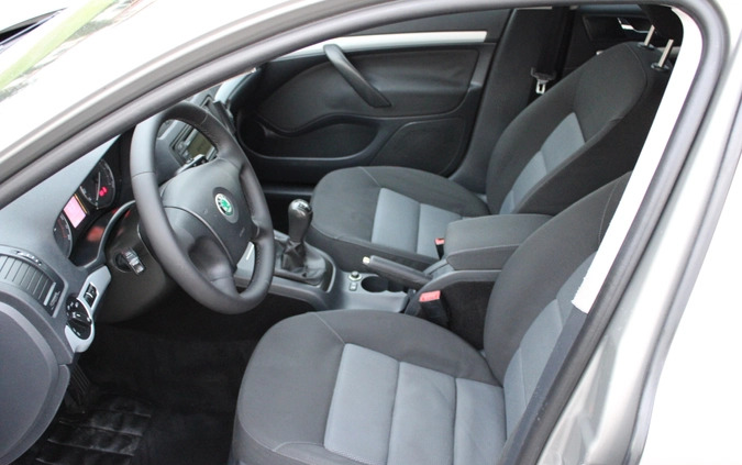 Skoda Octavia cena 20900 przebieg: 160000, rok produkcji 2007 z Błażowa małe 379